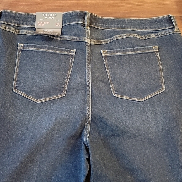 TORRID MIDFIT SUPER SKINNY JEANS - Picture 7 of 9